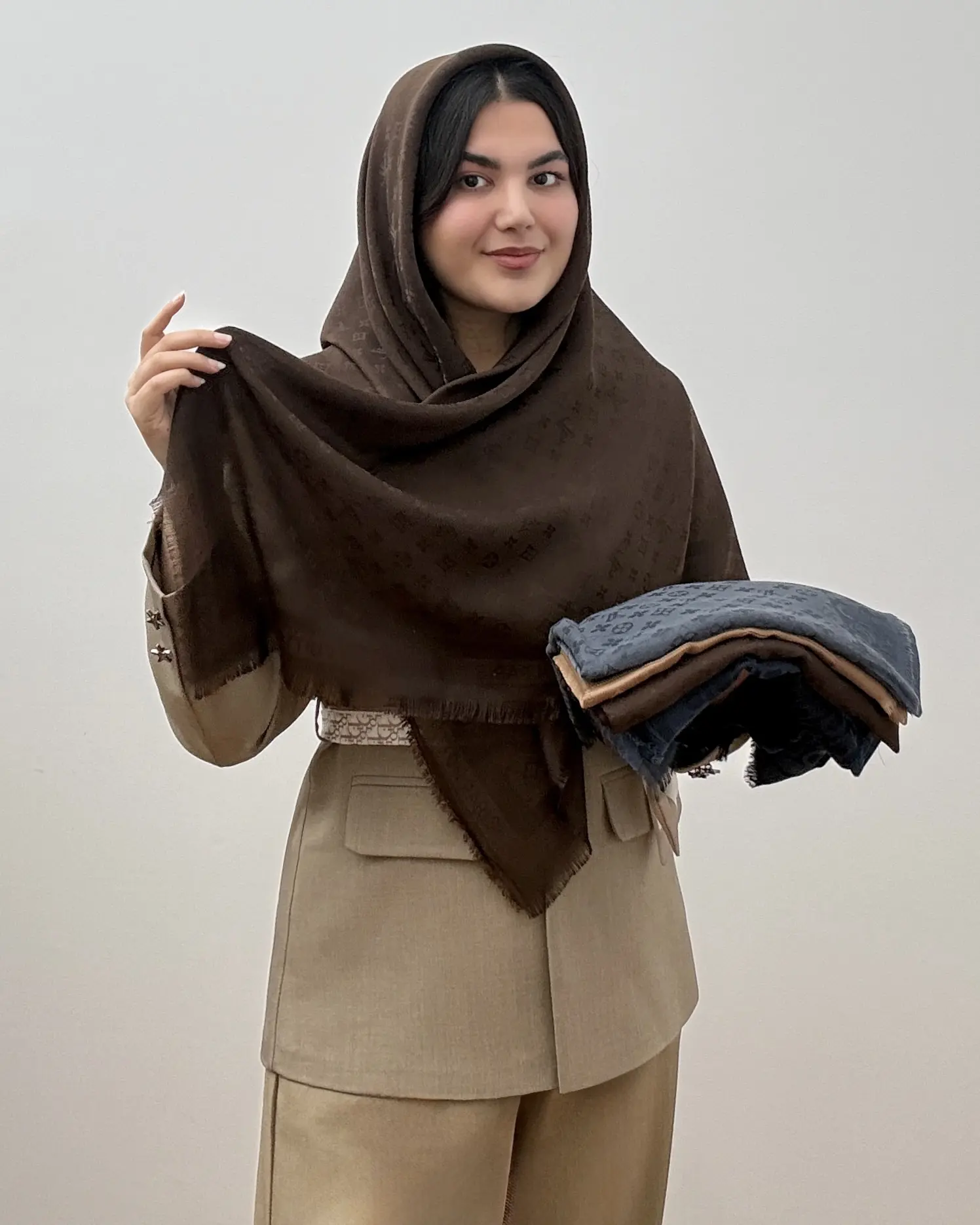 روسری طرحدار نخی